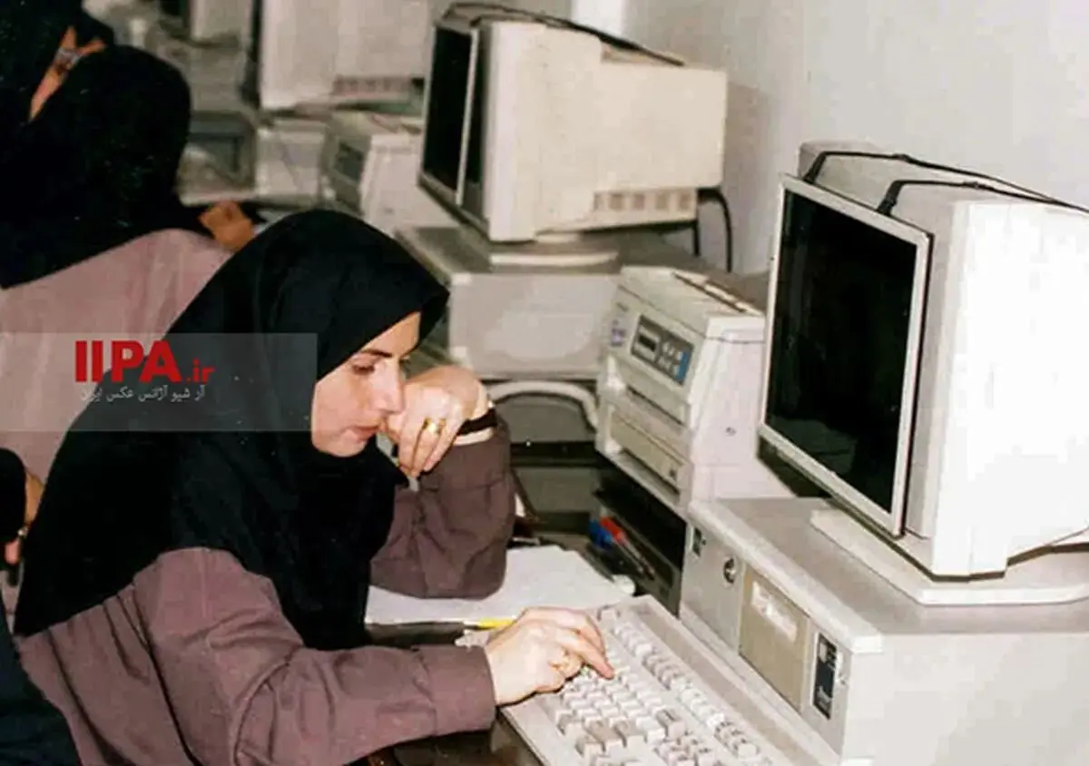 قاب تاریخ| ویندوز اکس‌پی، میناوند، حسین زمان و زنان قجری