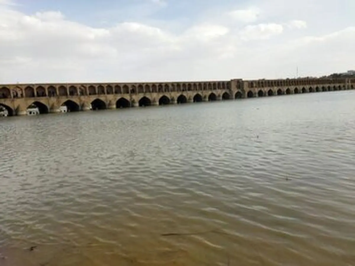 نجات معجزه‌آسای دختربچه 12 ساله از زاینده‌رود