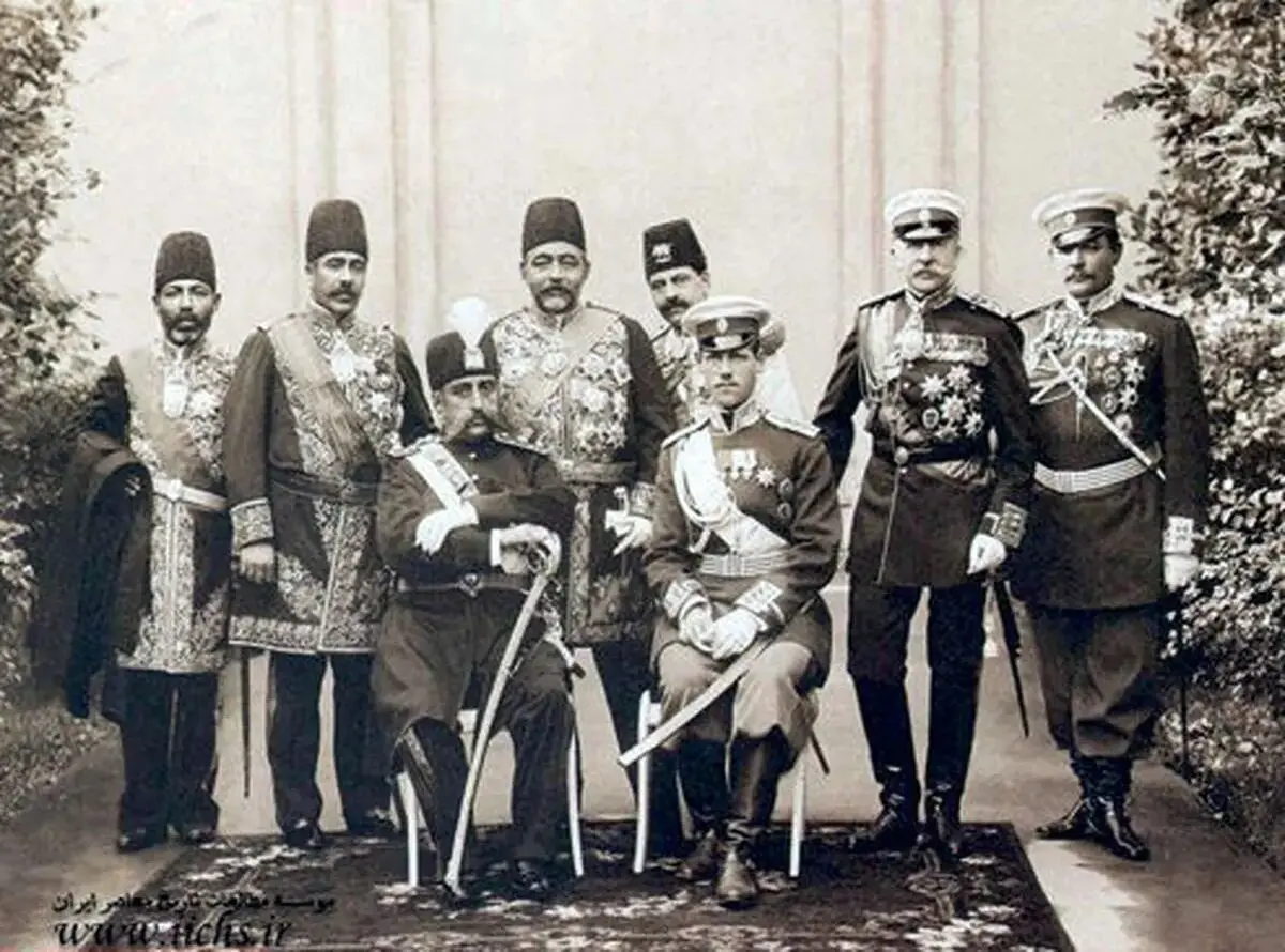 عکس یادگاری شاه قاجار و مردی که باعث آغاز مشروطه شد