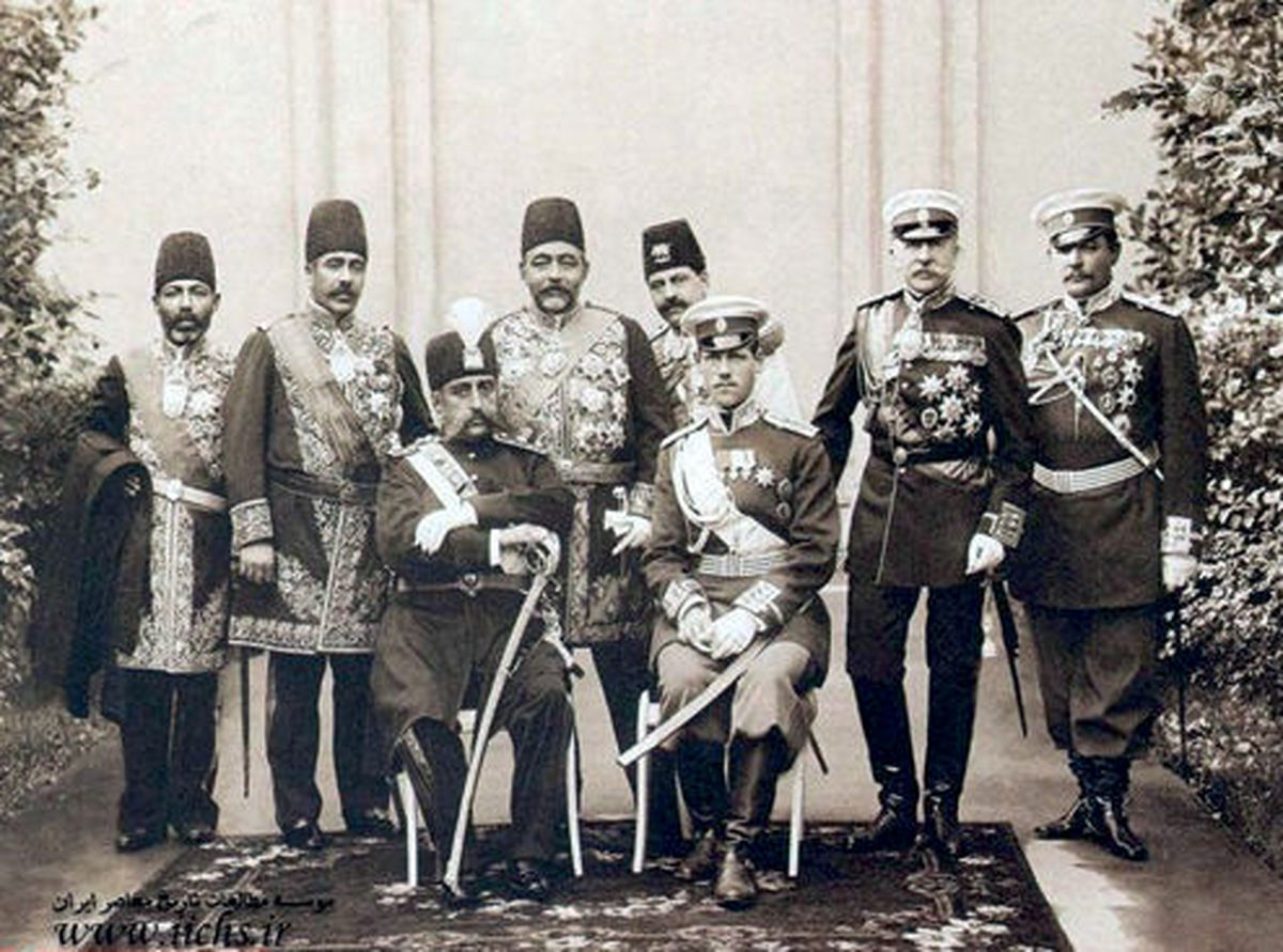 عکس یادگاری شاه قاجار و مردی که باعث آغاز مشروطه شد