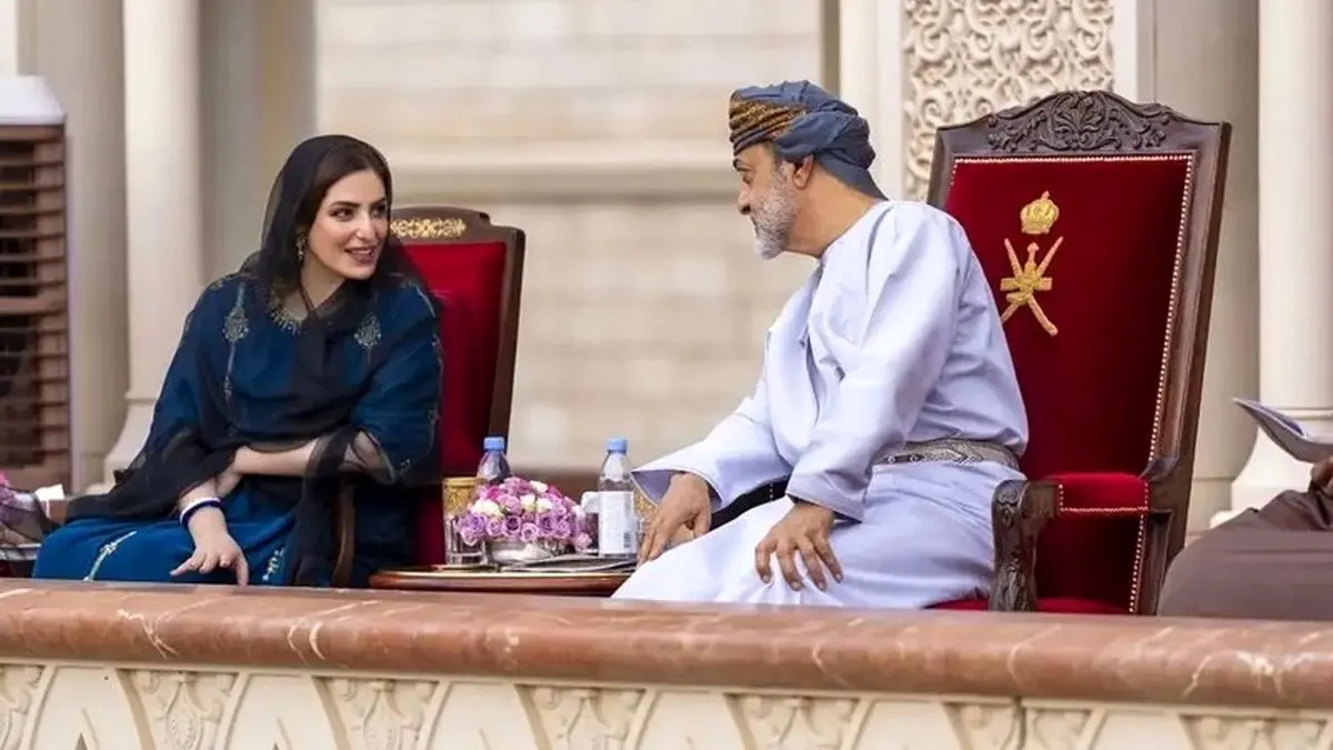 چه کسی سلطان عمان را در سفر تهران همراهی می‌کند؟