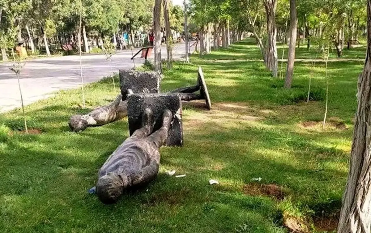 مرگ دلخراش کودک 11 ساله بر اثر سقوط مجسمه پارک