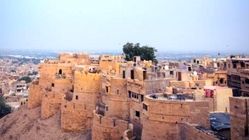 ۸۰۰سال زندگی در قلعه‌ای عجیب، بدون پرداخت اجاره