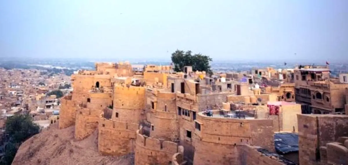 ۸۰۰سال زندگی در قلعه‌ای عجیب، بدون پرداخت اجاره