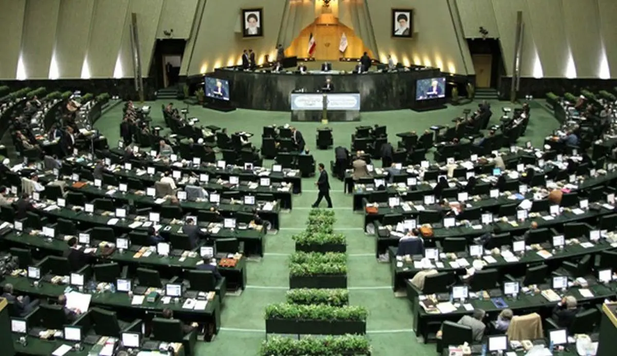 نمایندگان مجلس: گاندو را ندیدیم اما تقدیر از آن را امضا کردیم