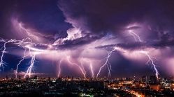 رعد و برق از فضا چه شکلی دیده می‌شوند؟