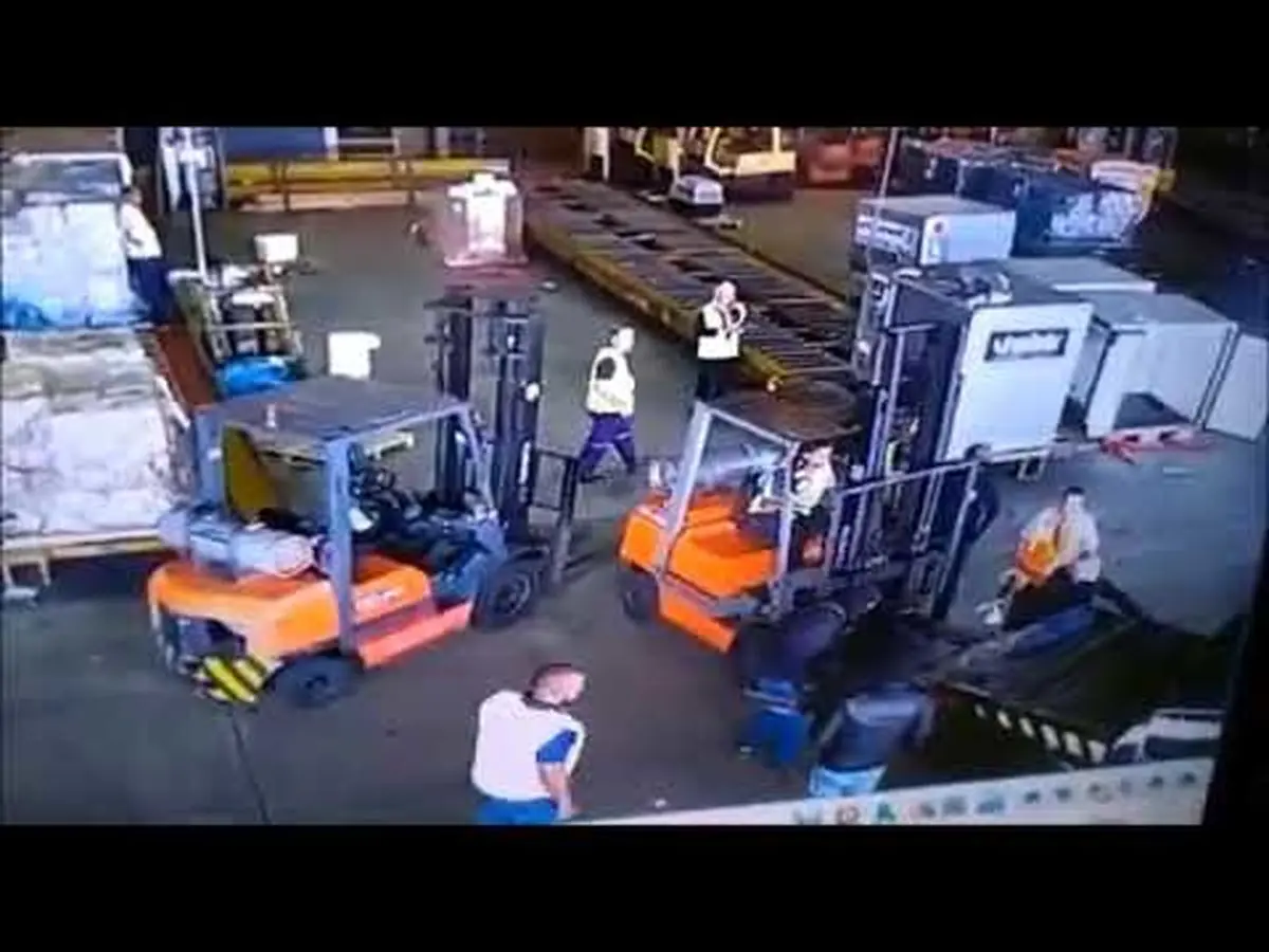 سرقت ۷۵۰ کیلوگرم طلا با لباس پلیس!