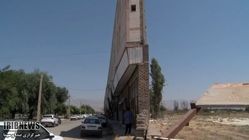 ساختمانی کم عرض در هشتگرد که گردنش از مو باریک تره !!