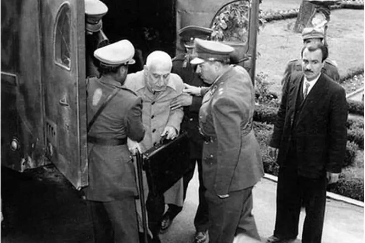 برایان هوک: سیا در برکناری مصدق نقشی نداشت
