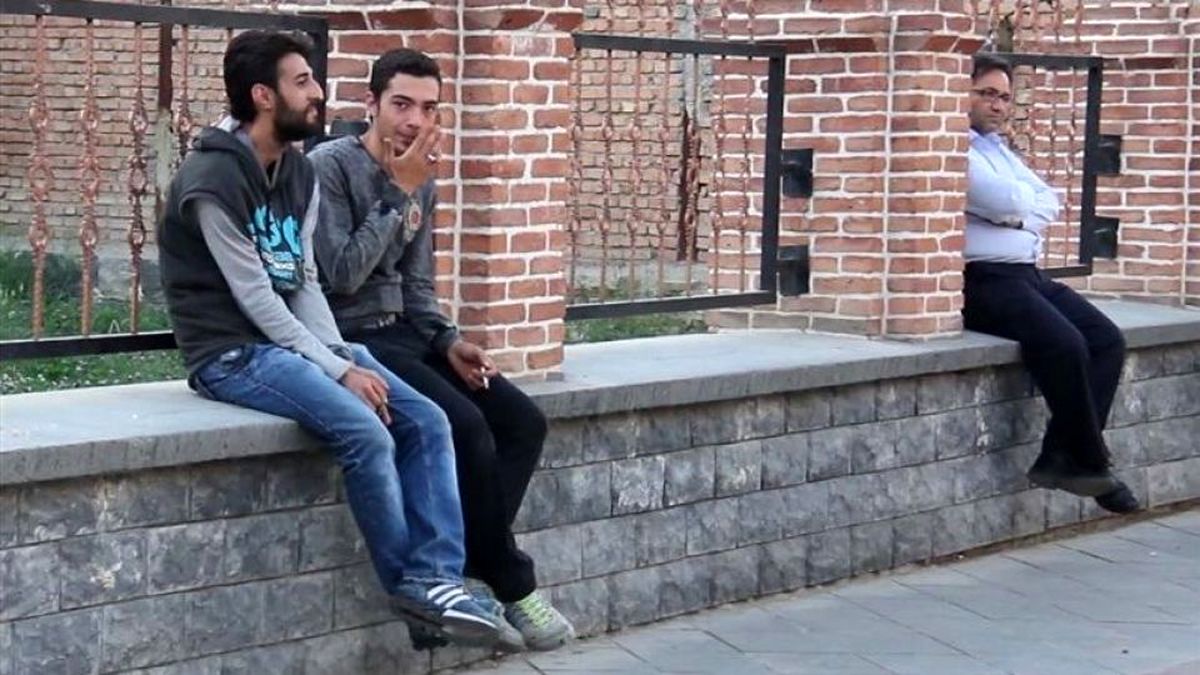 کدام گروه سنی بیشترین جمعیت بیکار را دارد؟