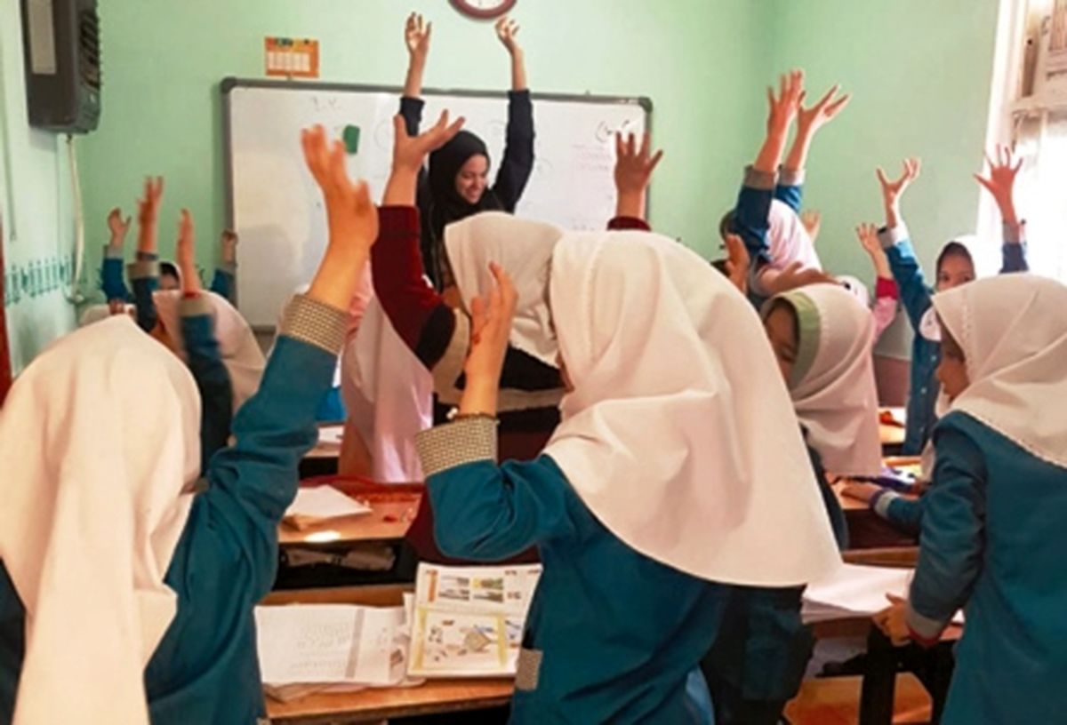 معضل کتاب در مدرسه مهاجران