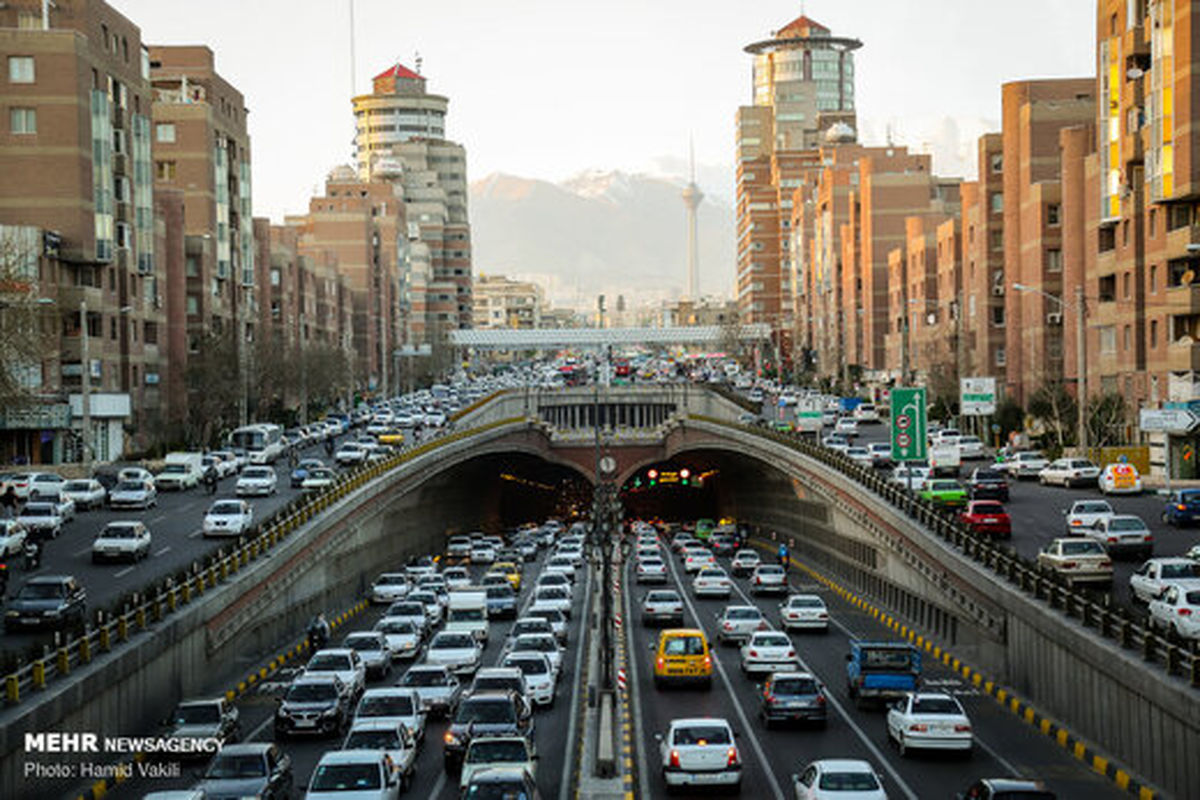 شناور شدن ساعات کار، گره ترافیک تهران را باز میکند؟
