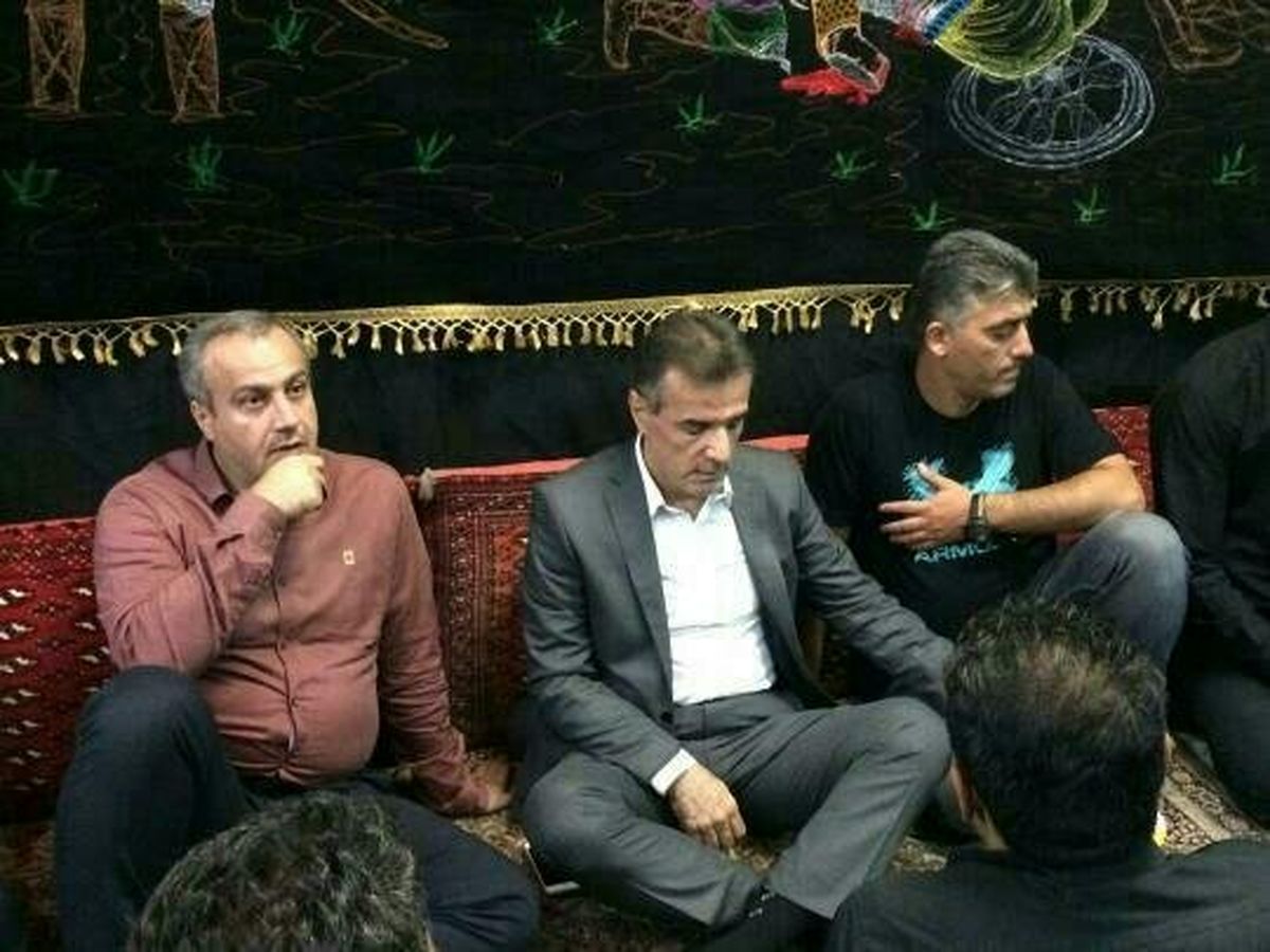 تصویری از مدیرعامل پرسپولیس در مراسم درگذشت کودک ۶ ساله