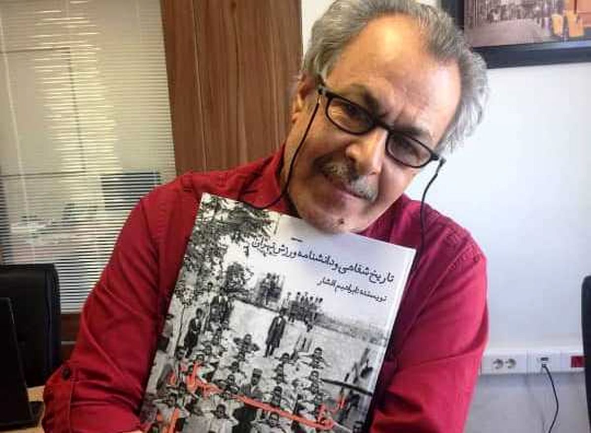 رفتم لامپ وصل کنم، هیجده سال طول کشید