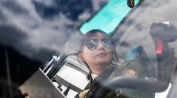 اولین زنی که توانست در کشور تبت خلبان شود