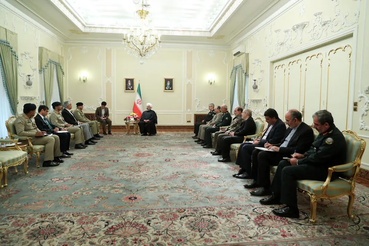 روحانی به فرمانده ارتش پاکستان: می‌توانیم بر تروریست‌ها پیروز شویم