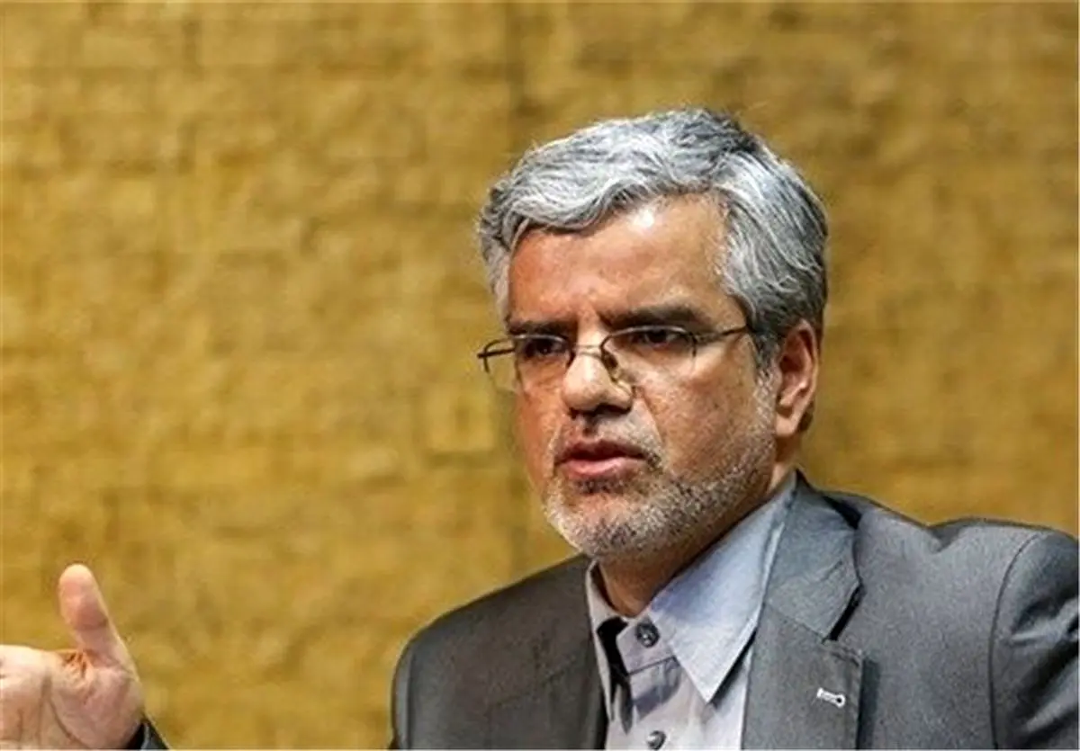 صادقی: مصوبه‌ی افزایش قیمت بنزین را منتشر کنید