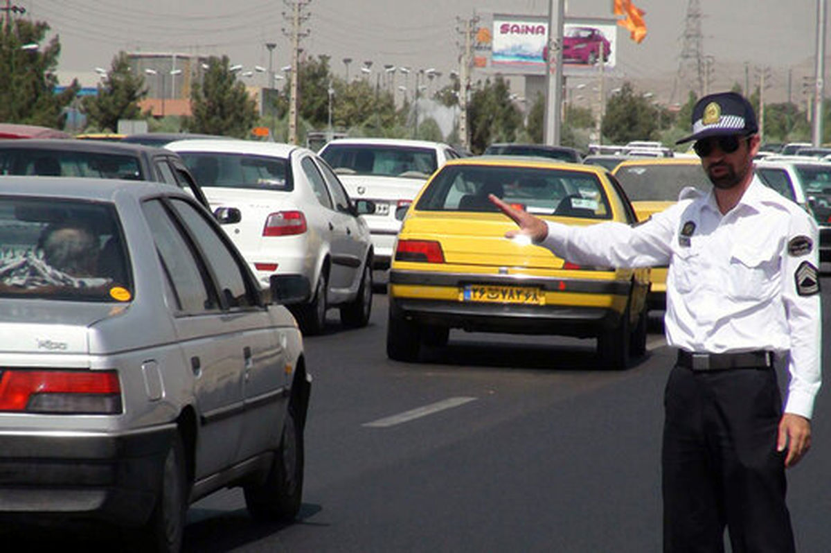 حرکت جالب مامور راهنمایی و رانندگی