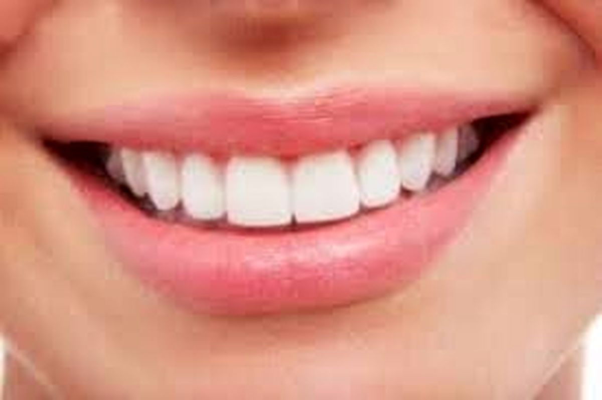 ۵ راه طبیعی برای سفید کردن دندان‌ها