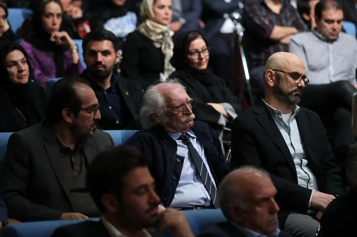 دفاع تمام‌قد جلال‌الدین دری از محمود دولت‌آبادی