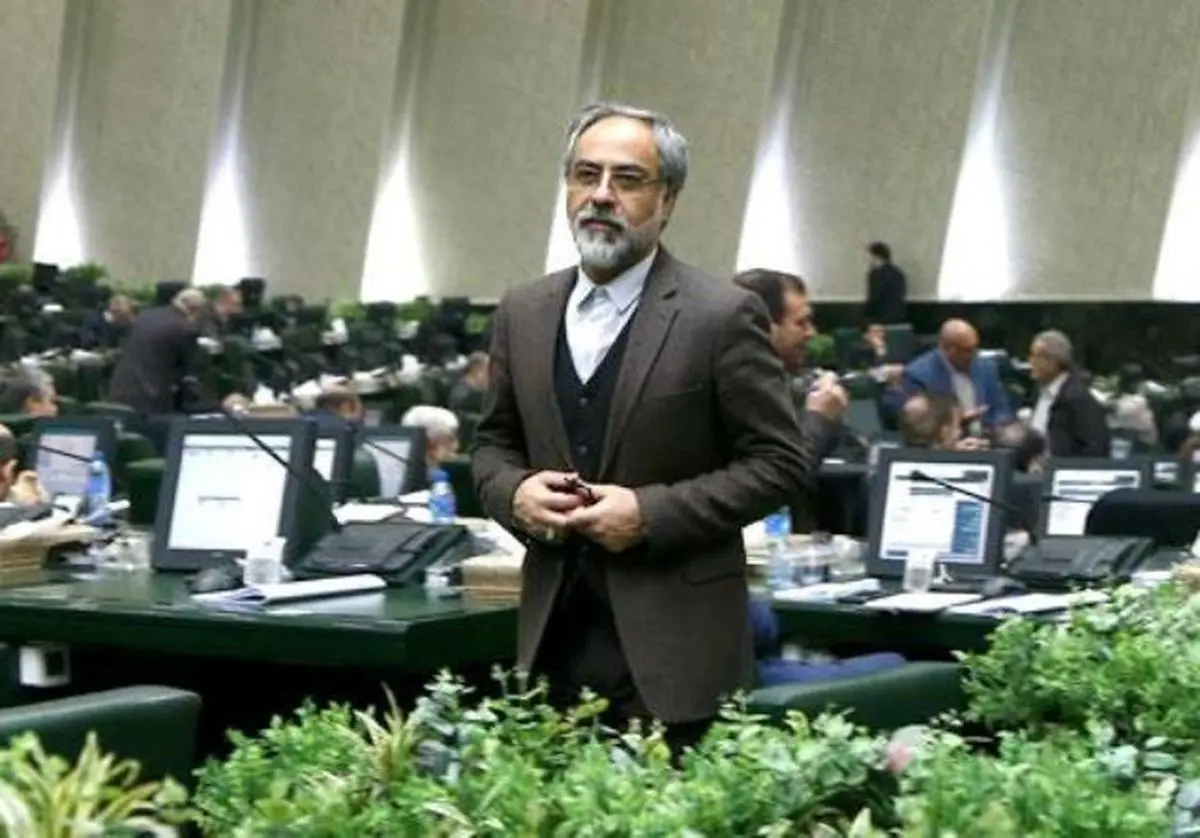 رد ارتباط نماینده مجلس با دانشجو دیپورتی از آمریکا