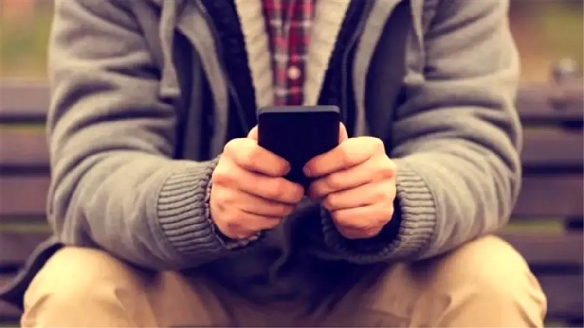 چرا سین می‌کنی و جواب نمی‌دی؟