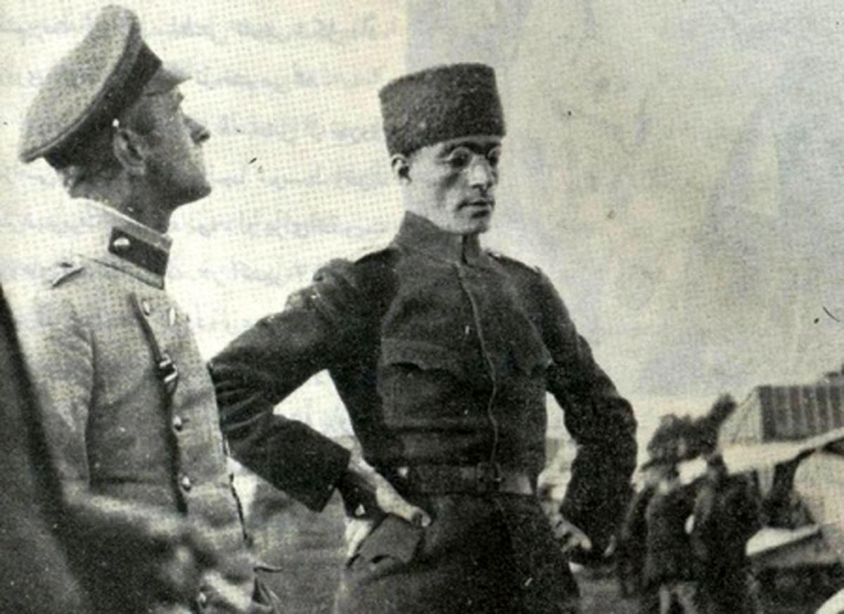 مورد عجیب میرزا و‌ کلنل