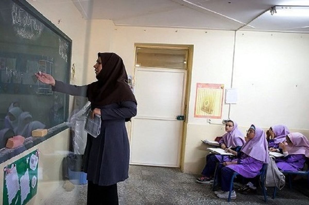 دلجویی از معلم آستارایی