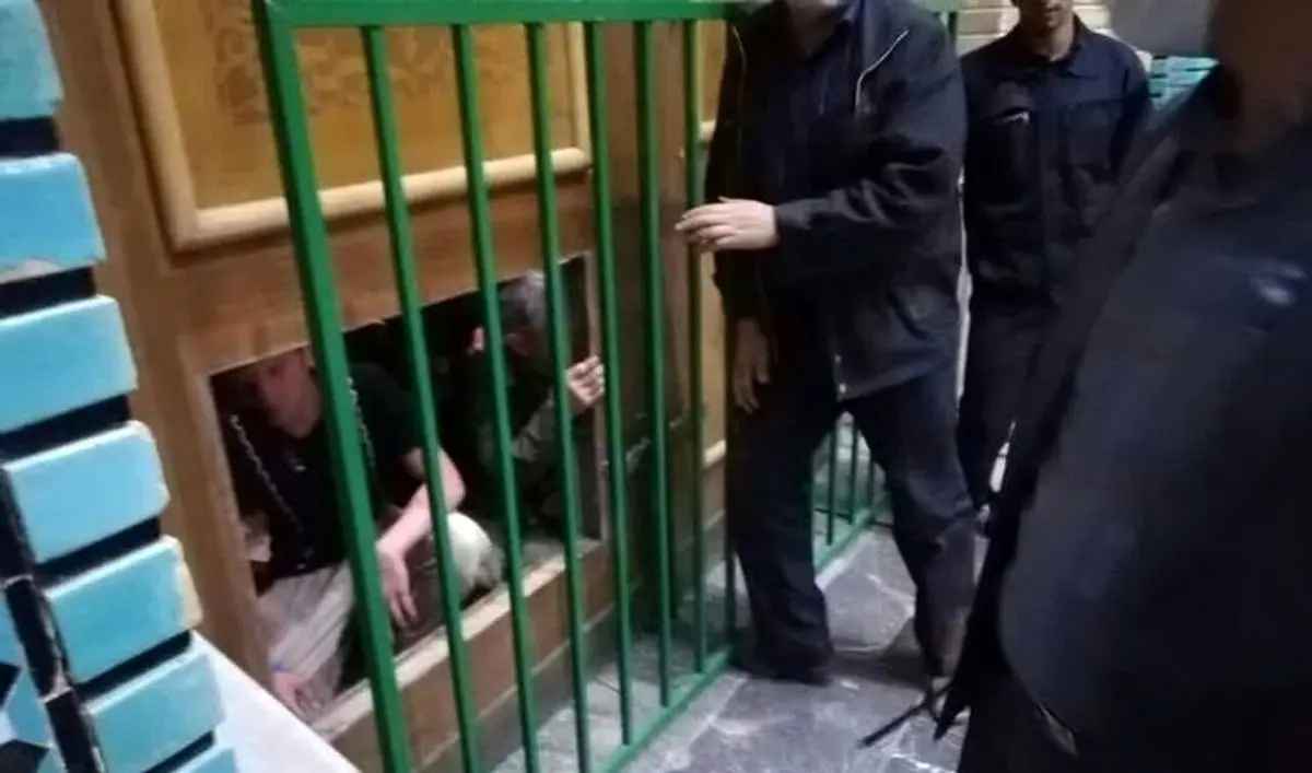 واکنش حوزه علمیه به شکستن درب حرم حضرت معصومه