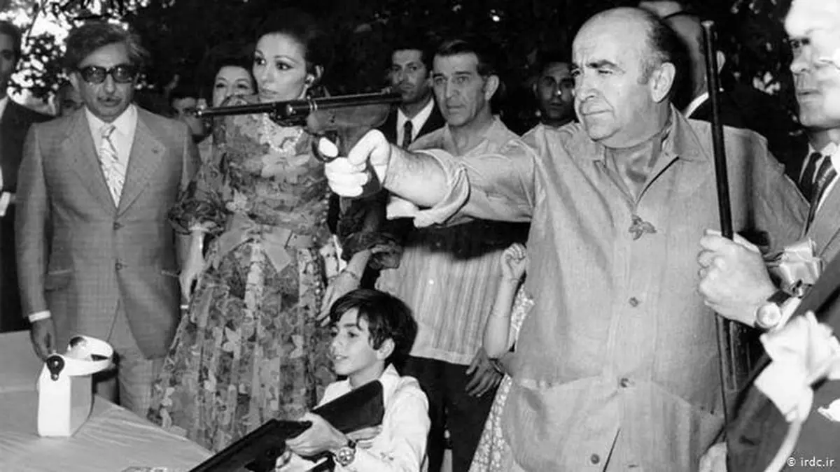 محسن رفیق‌دوست: هویدا کُشته شد،اعدام نشد