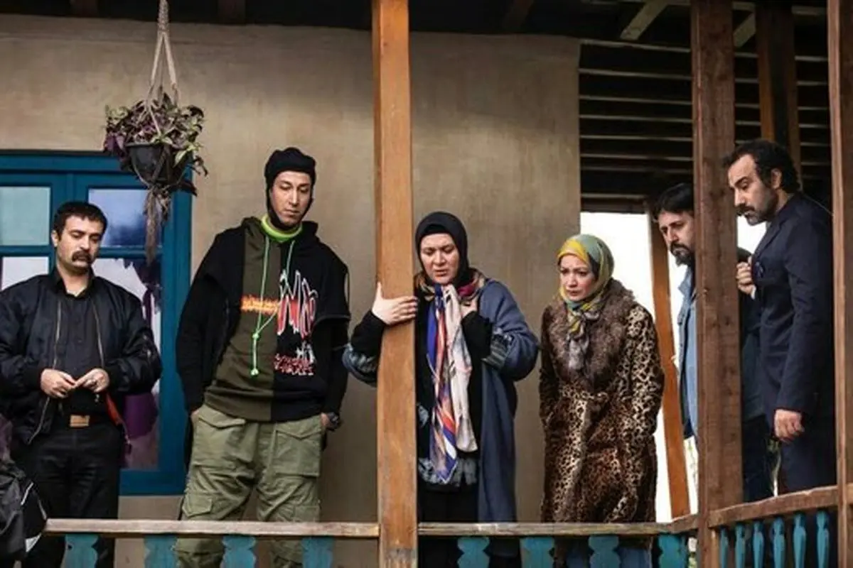پشت صحنه سریال پایتخت پخش می‌شود