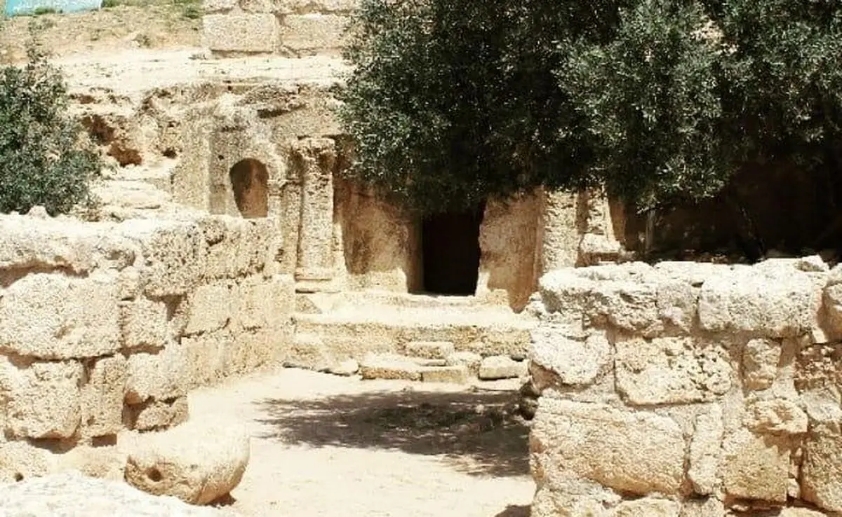 اینجا غار اصحاب کهف است