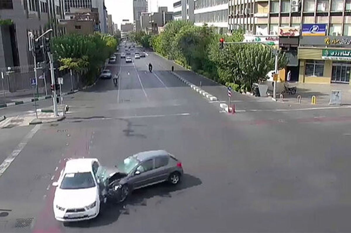تماشا کنید؛ تصادف وحشتناک دنا و ۲۰۷ در تهران