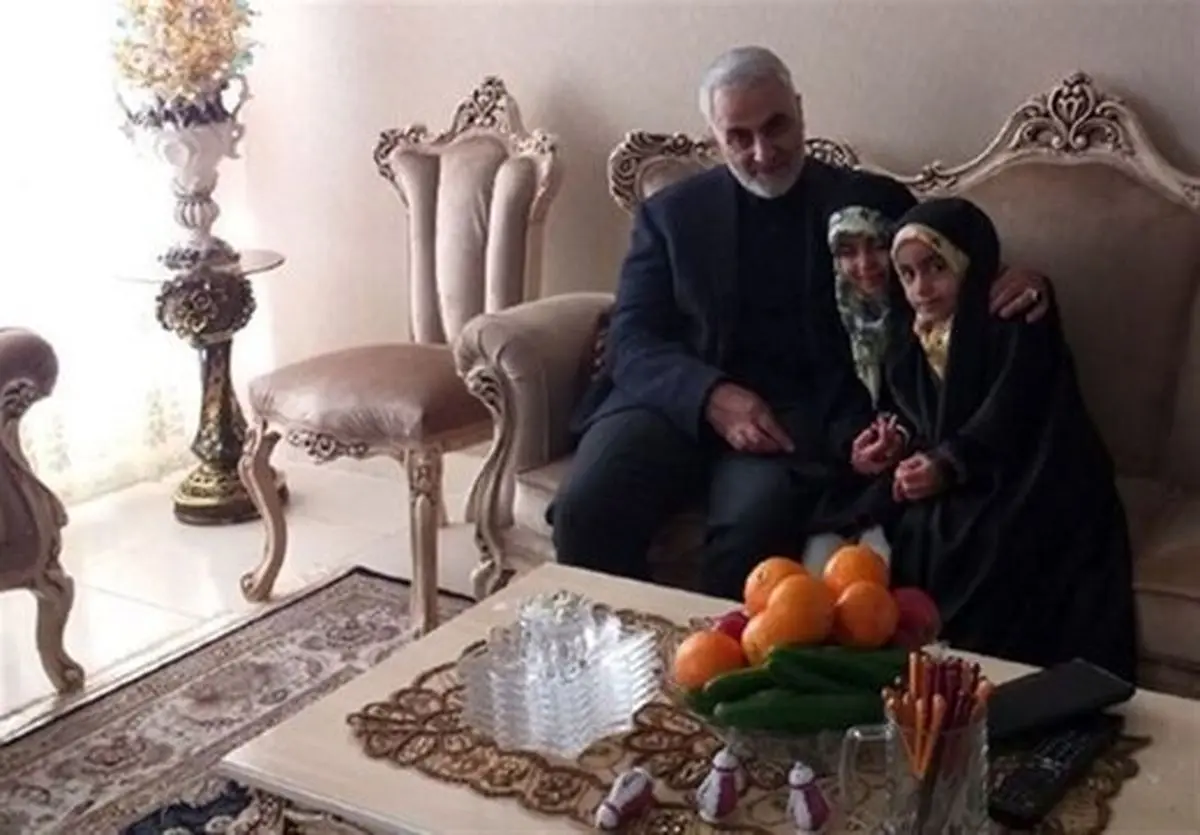 سردار سلیمانی گفت با تبلت یک عکس از ما بگیرید