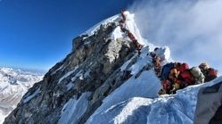 چین قد اورست را اندازه‌گیری می‌کند
