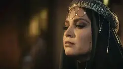 عکس| سفر به گذشته؛ «سوزانا آلوز، صوفیا» سریال رویای نیمه شب در اتاق گریم سریال بیگانگان