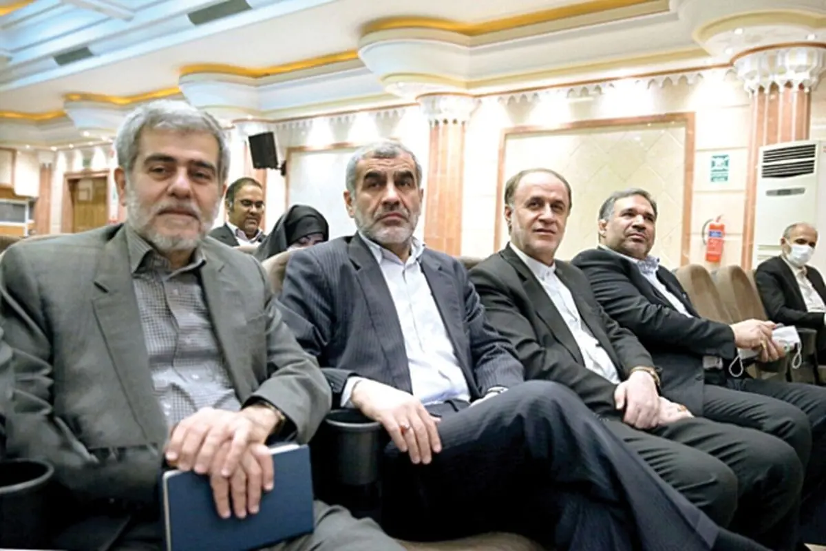 حاشیه‌های سیاسی روز؛ بوی احمدی‌نژاد می‌آید؟