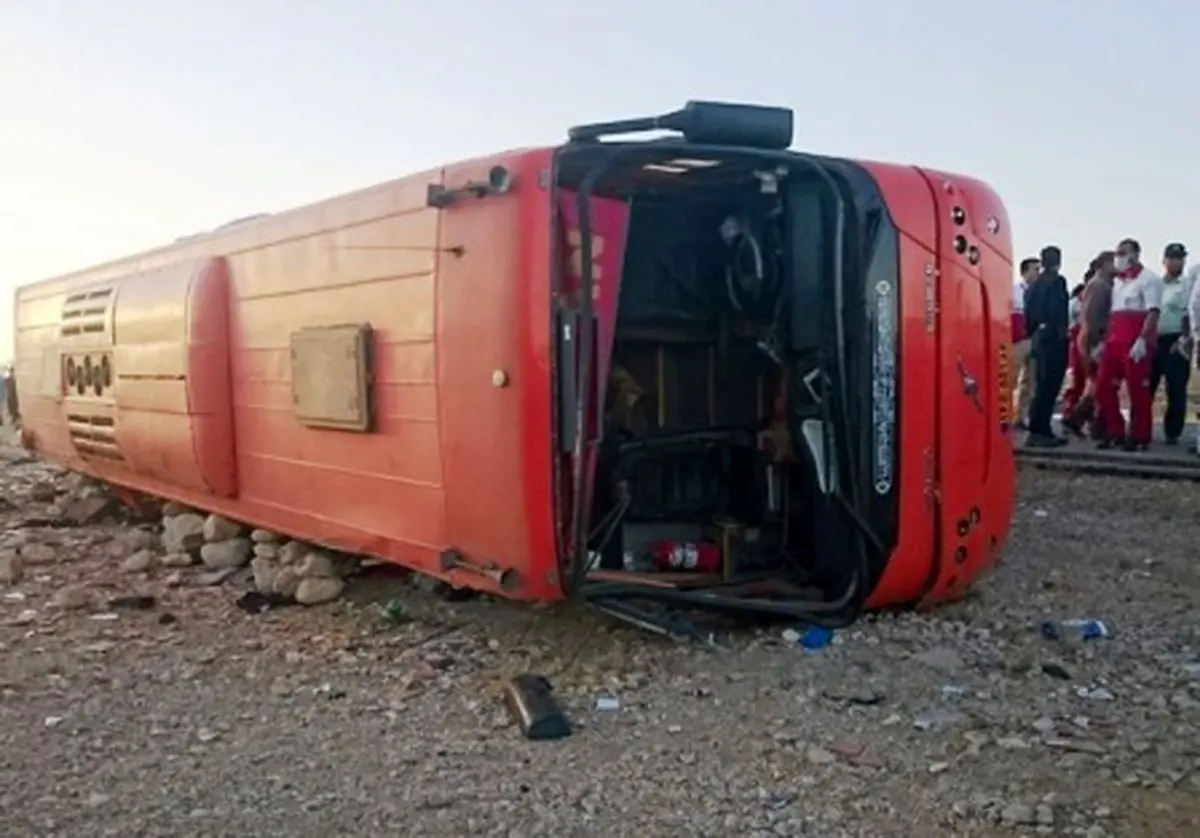تصادف مرگبار اتوبوس و مینی‌بوس در اتوبان ساوه