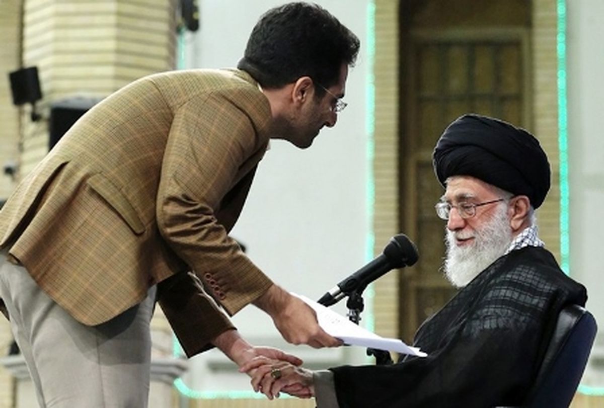 تبرئه کامفیروزی از اتهام توهین به رهبری