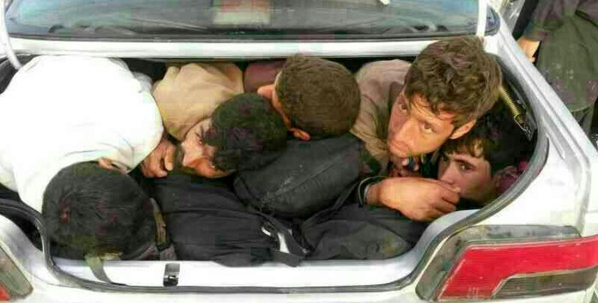 ببینید | هجده نفر در صندوق عقب یک پژو!