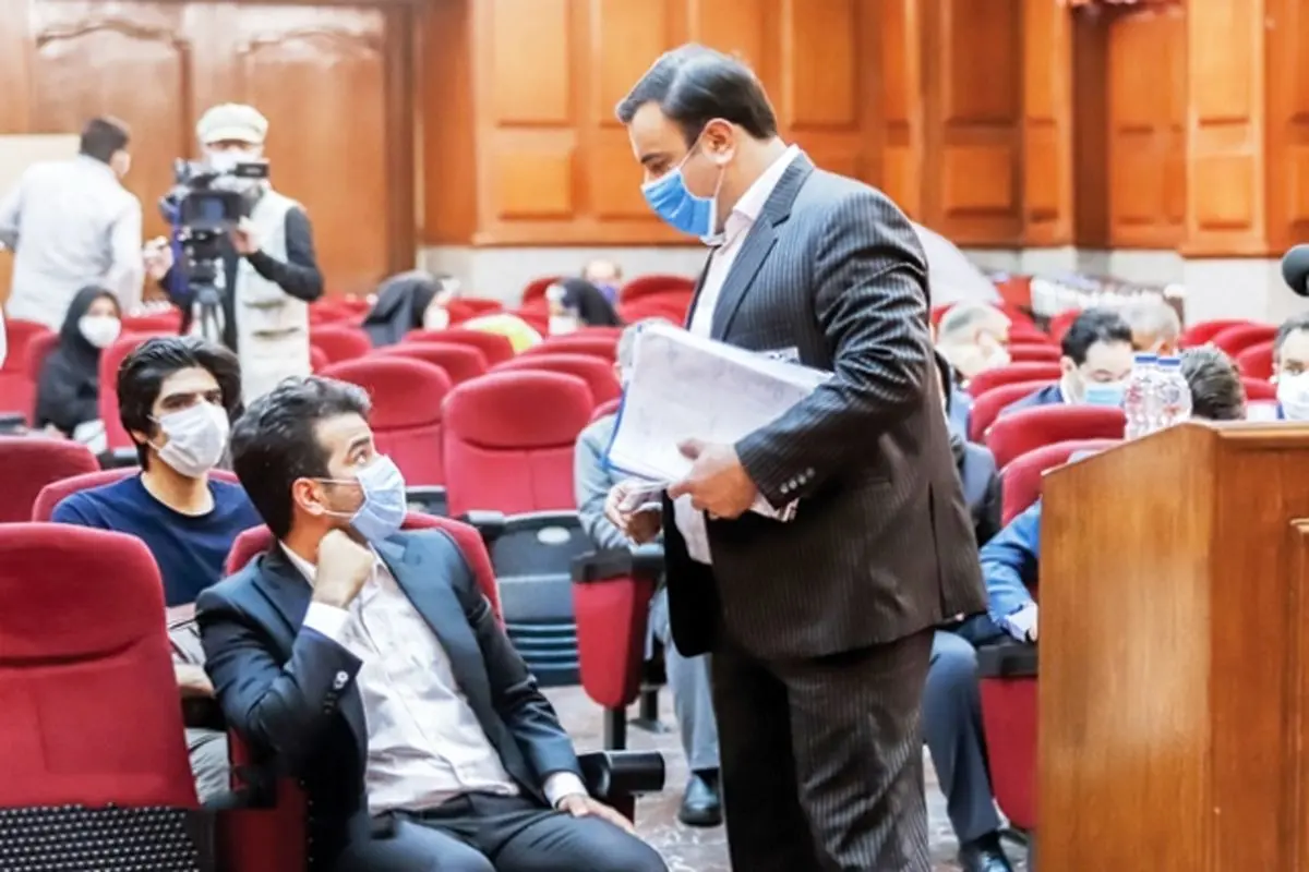داستان خواندنی ب.‌ام‌.‌و پارکینگ‌ آقای‌ مدیر