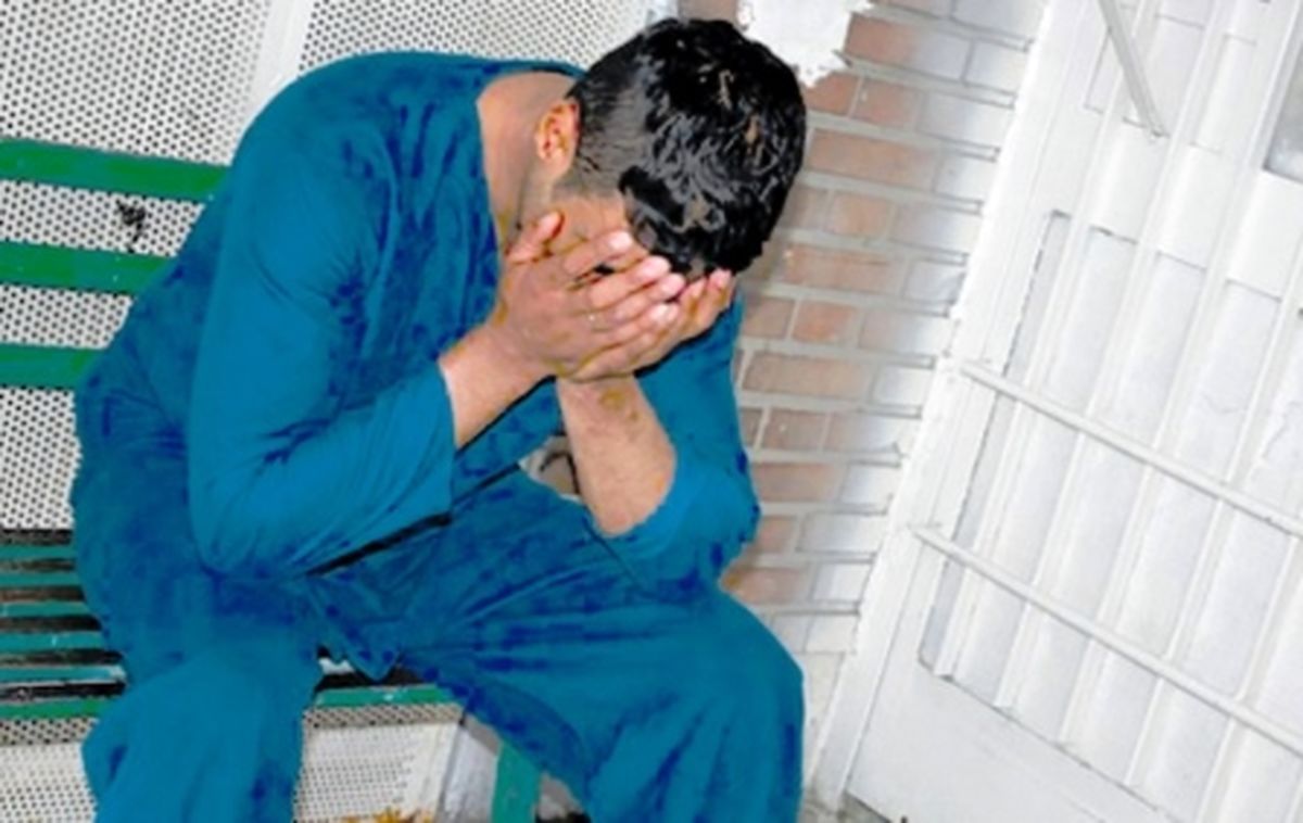 ماجرای اسیدپاشی پسر معتاد روی پدر و مادرش