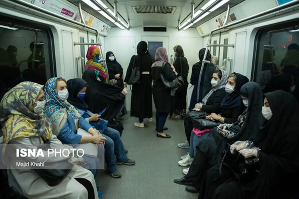 نشستن روی صندلی‌های عمومی باعث انتقال کرونا می‌شود؟