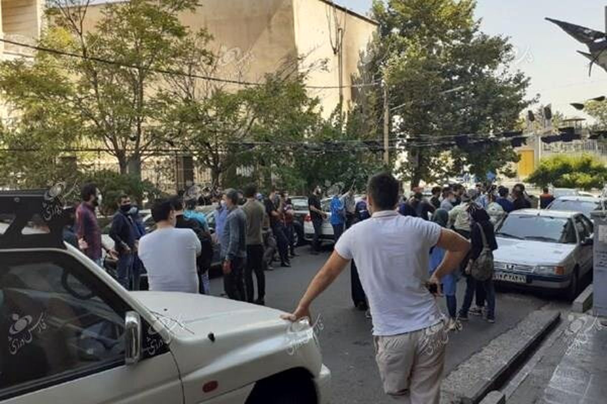 تجمع هواداران استقلال در حمایت از استراماچونی
