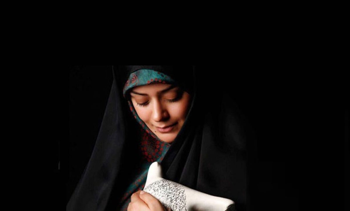 الهام چرخنده در عراق زندگی میکند؟