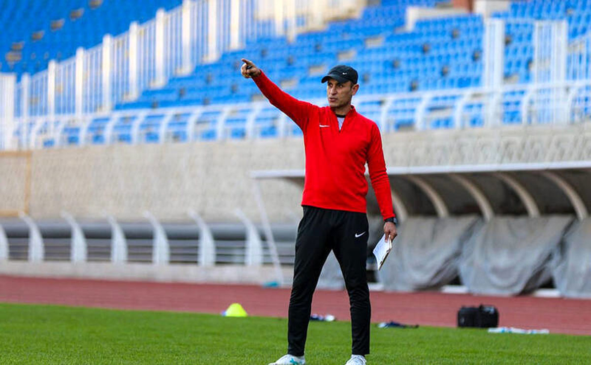 گلمحمدی:گلایه دارم اما در پرسپولیس میمانم