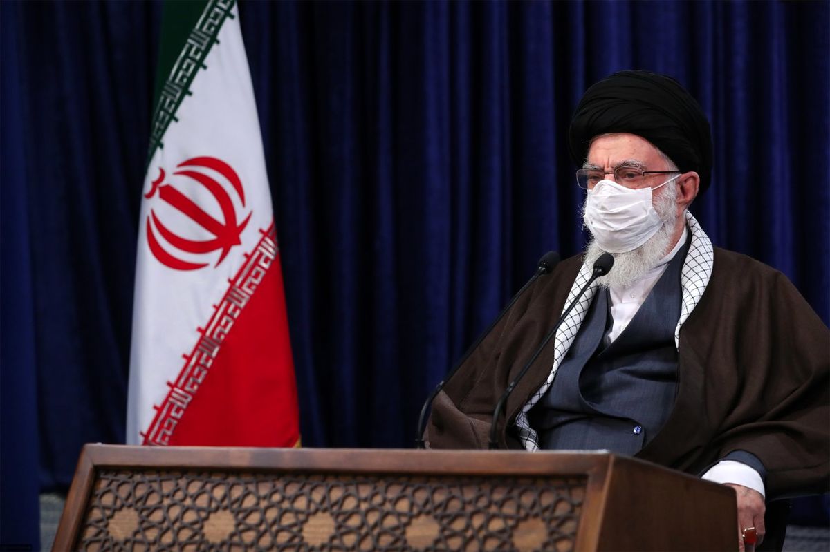 رهبر انقلاب: جلوی برخی سفرها باید گرفته شود