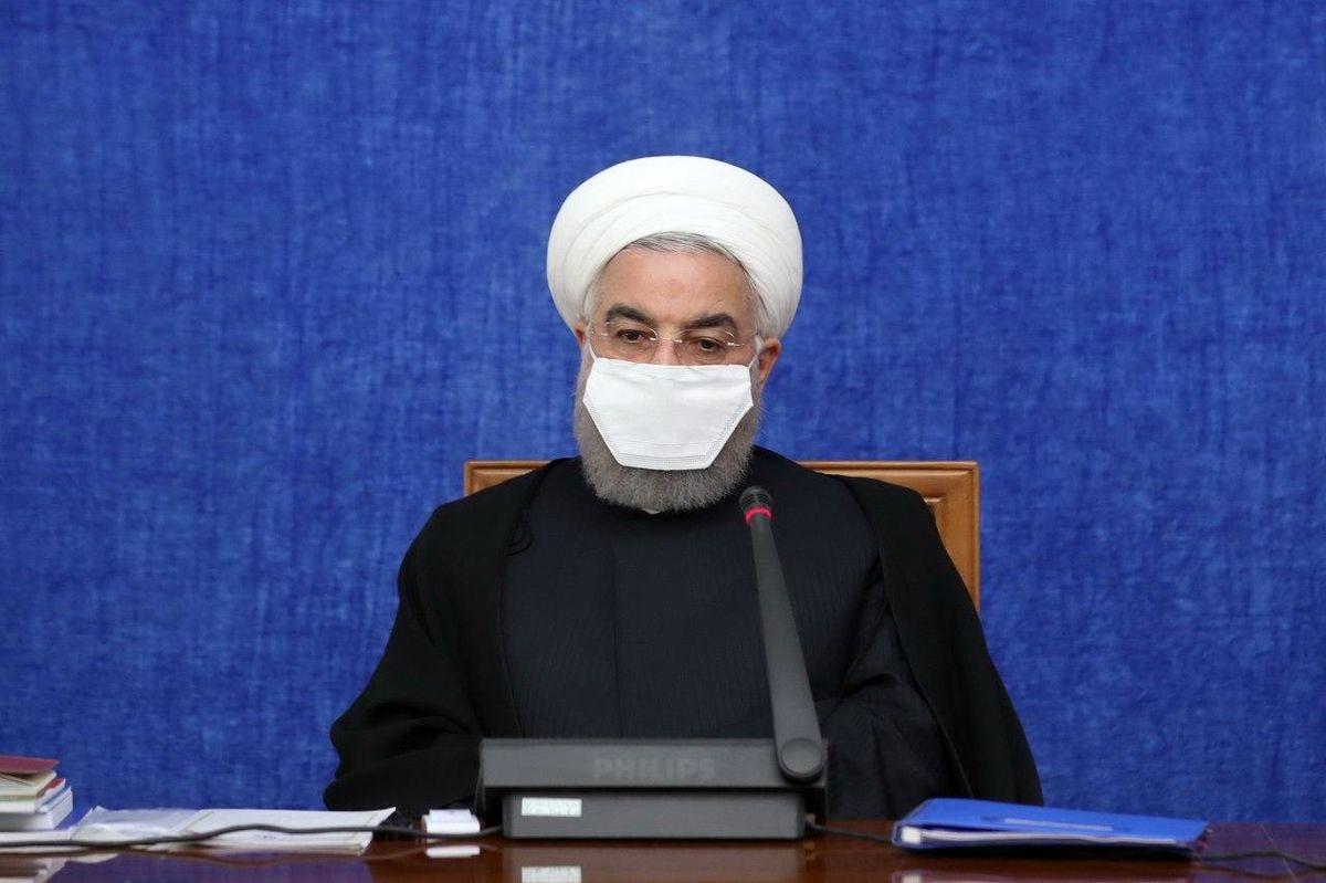عکس | ماسک عجیب روحانی در جلسه امروز دولت
