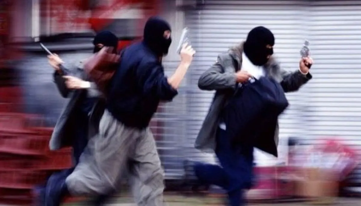 ویدئو |‌ سرقت مسلحانه از یک بانک در آلماتی