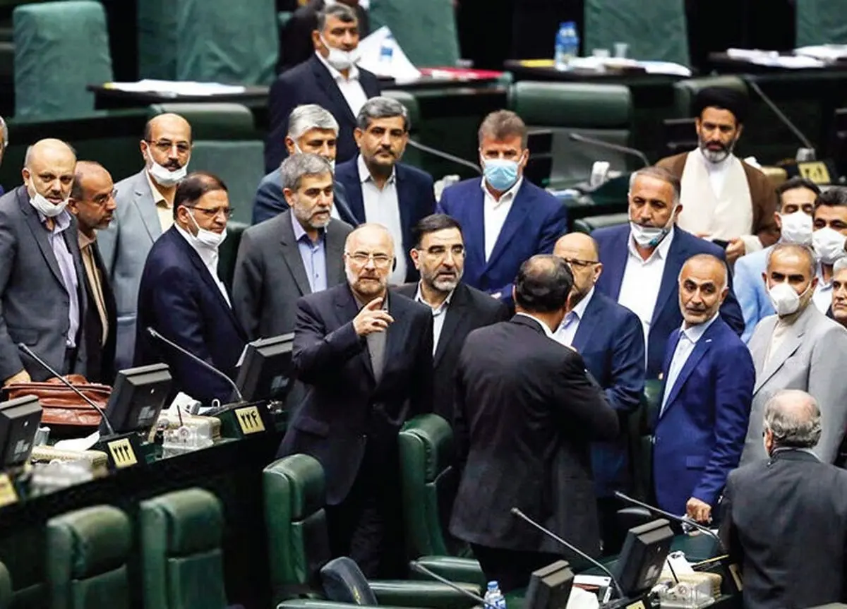 انتقاد نمکی: نمایندگان فکر می‌کنند روئین‌تن شده‌اند
